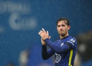 开云体育直播-切尔西后防连续失球，危机重重，需调整战术