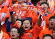 开云体育下载-包含篮球巨星现身球场，粉丝欢呼不断的词条