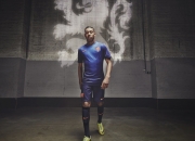 开云体育下载-戈麦斯一锤定音，厄瓜多尔式防守哲学压制塞维利亚