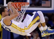 开云平台-赛道逆袭，汉密尔顿的传奇之夜与迈凯伦对威廉姆斯的绝地翻盘