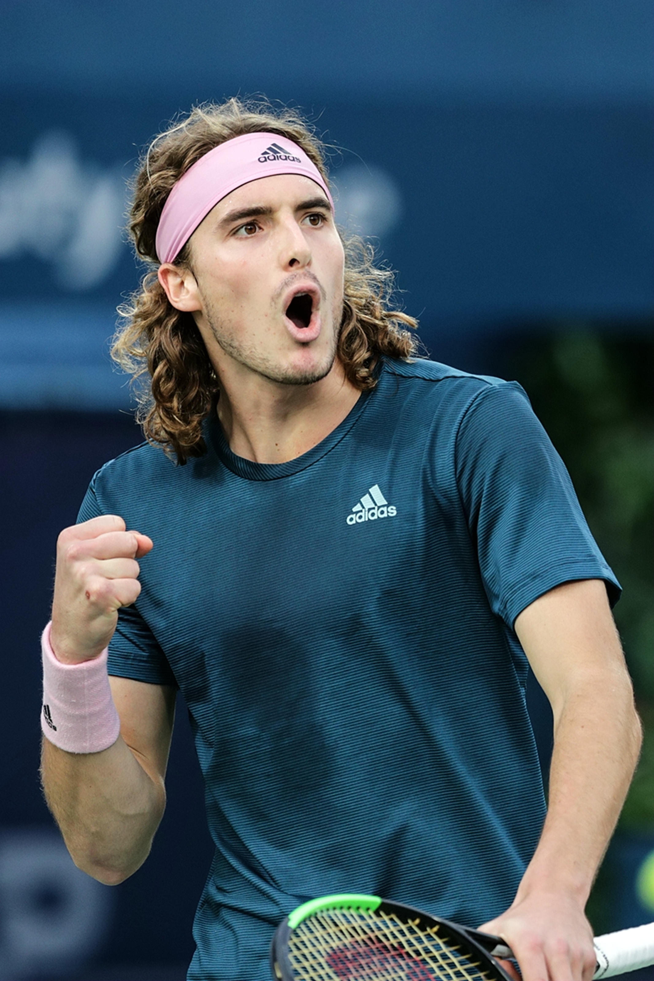 关于美国网球队逆转世界网球队，西西帕斯高光表现的信息