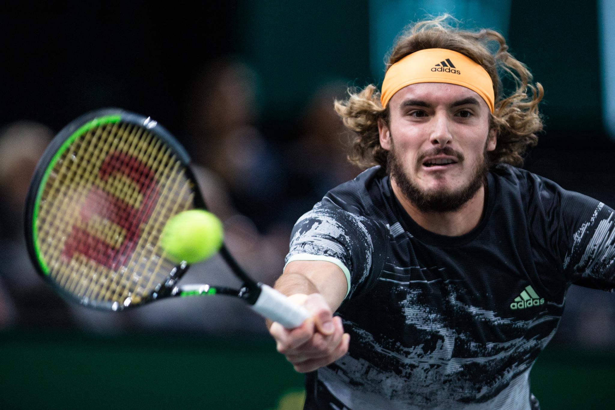 关于美国网球队逆转世界网球队，西西帕斯高光表现的信息