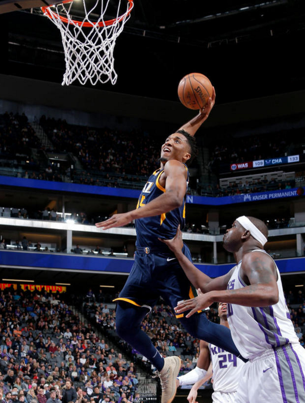 国王完胜热火，米切尔三分雨点燃全场的简单介绍