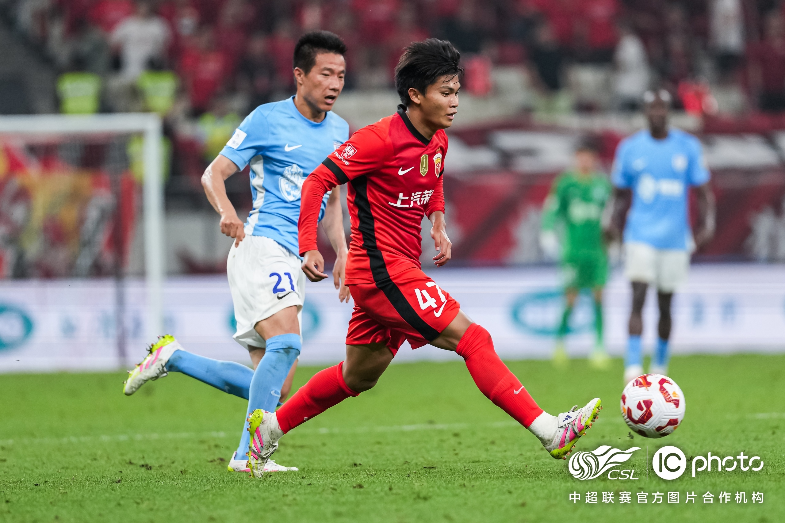 包含广州恒大-力克深圳佳兆业,豪取四连胜的词条 包含广州恒大-力克深圳佳兆业,豪取四连胜的词条