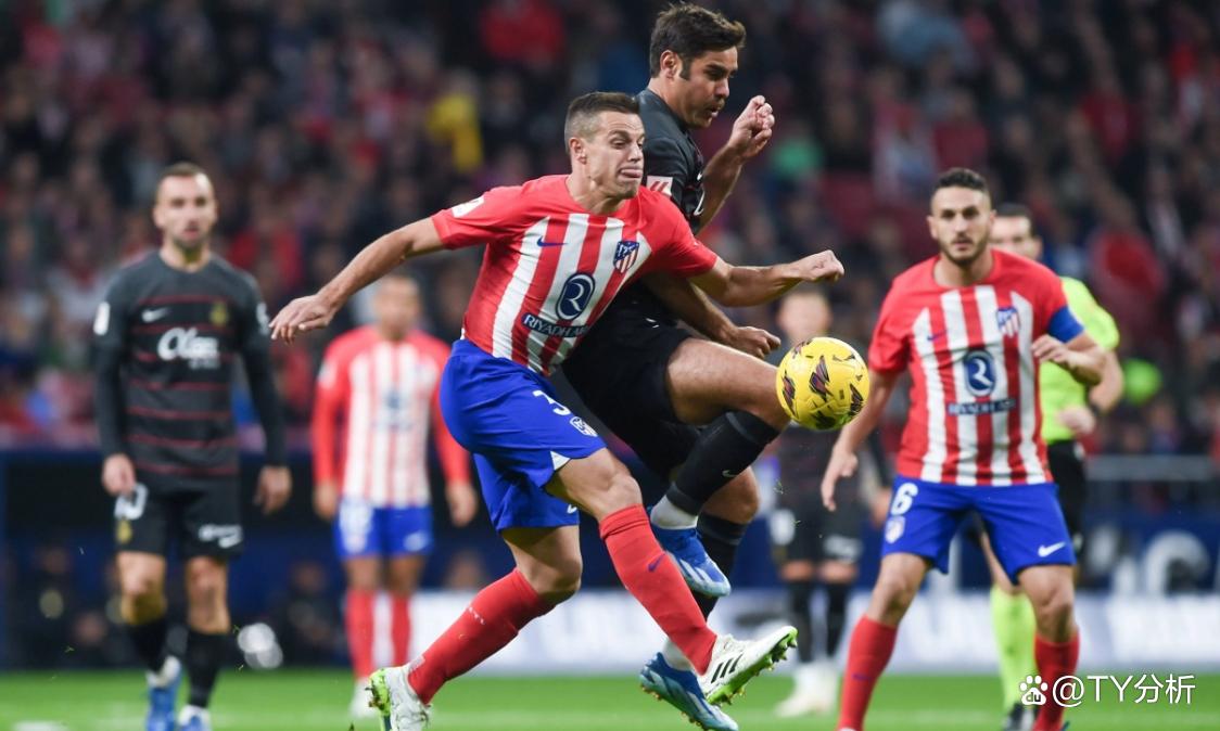 关于巴拉多利德挑战塞维利亚，争夺宝贵三分的信息