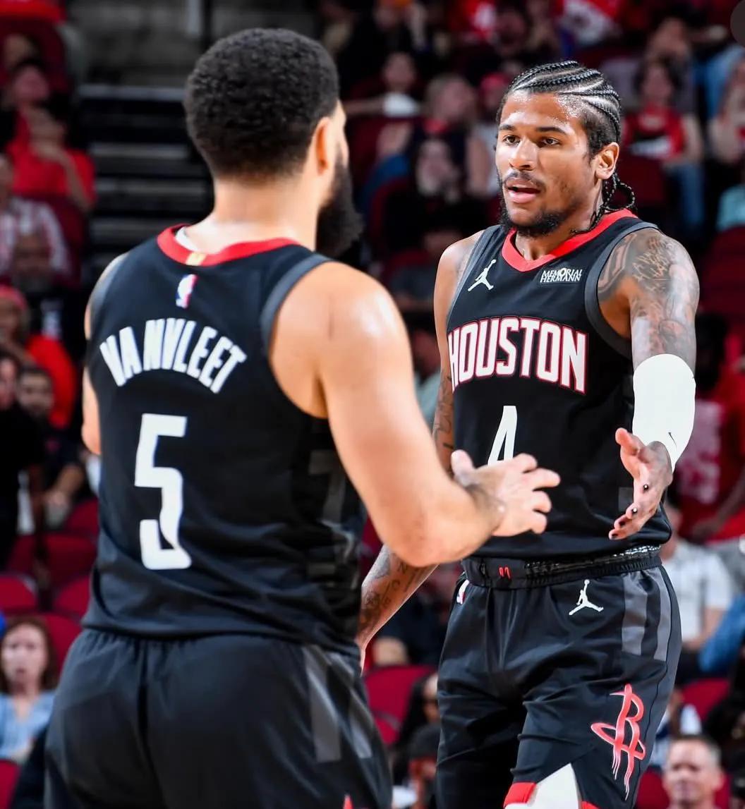 关于热火大胜公牛，奇才击败步行者的信息