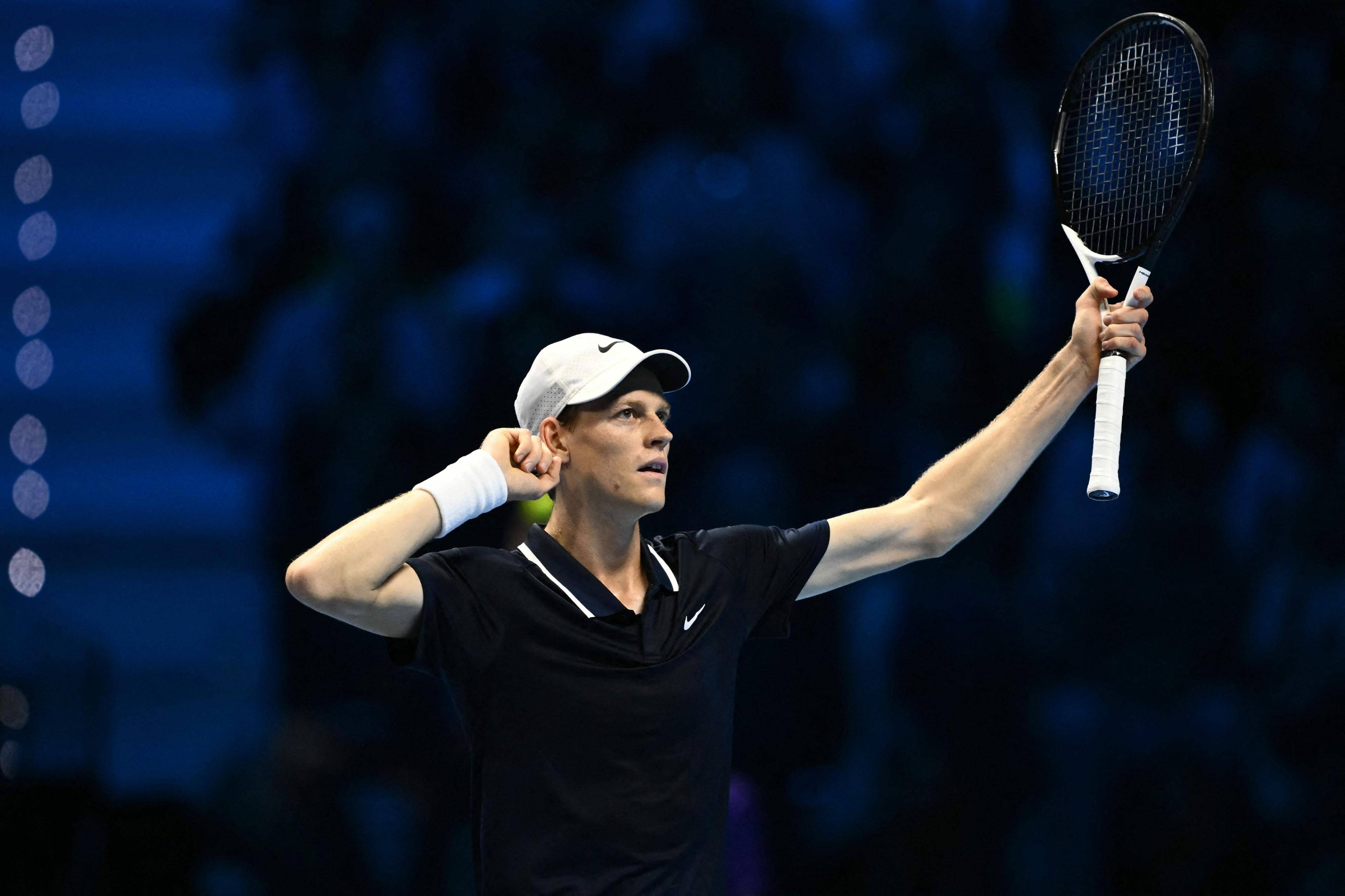 包含西班牙网球队强势意大利网球队，克耶高斯统治全场的词条