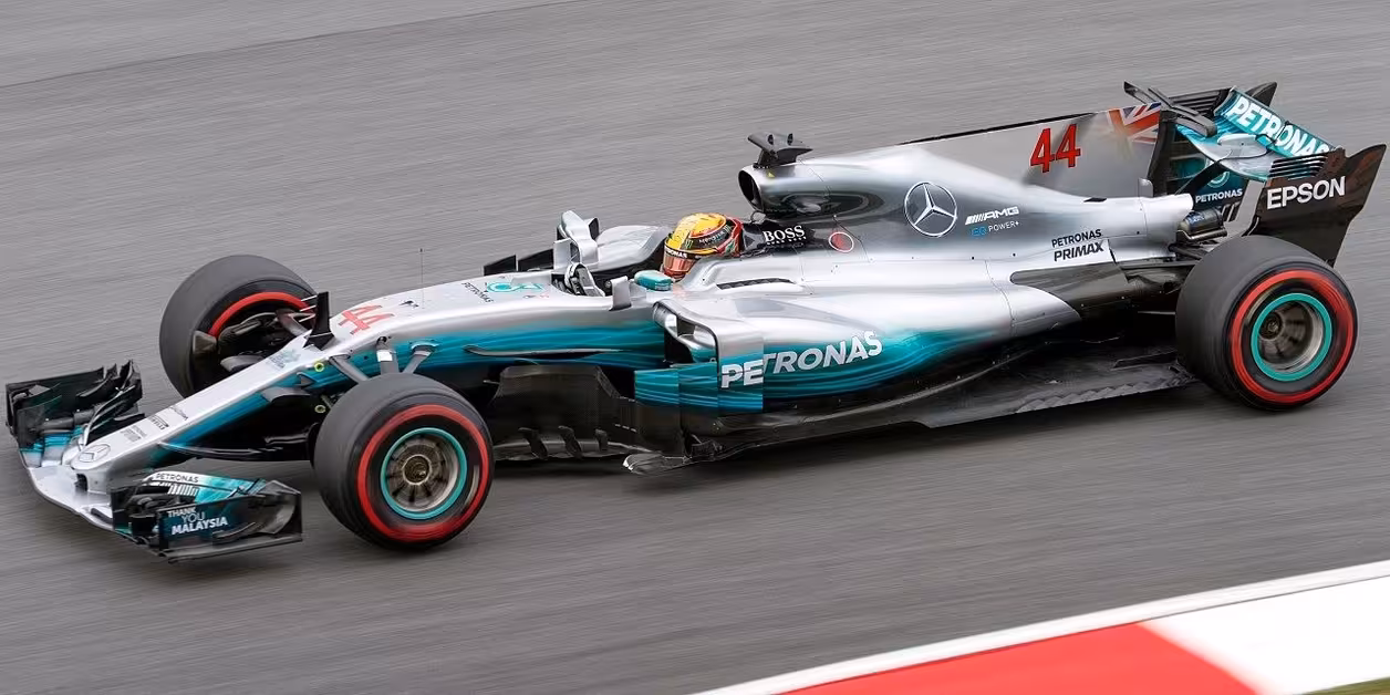 关于雷诺车队鏖战索伯车队，勒克莱尔状态火热的信息