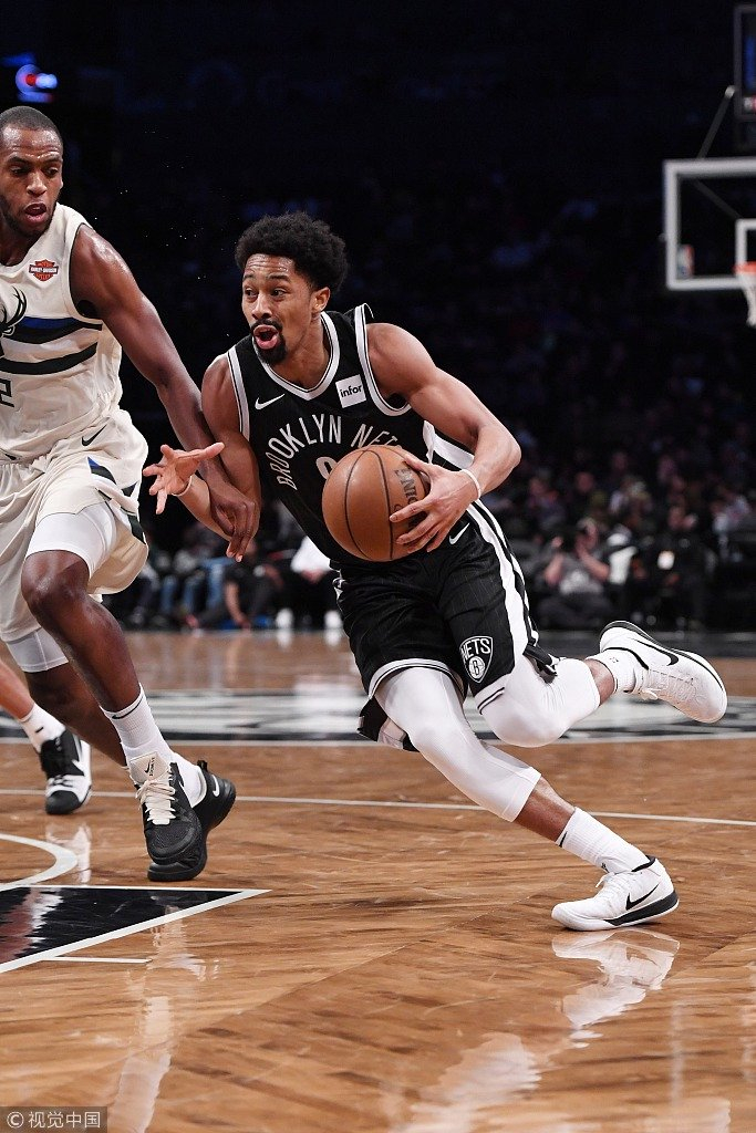 雄鹿翻盘篮网，汉密尔顿统治全场