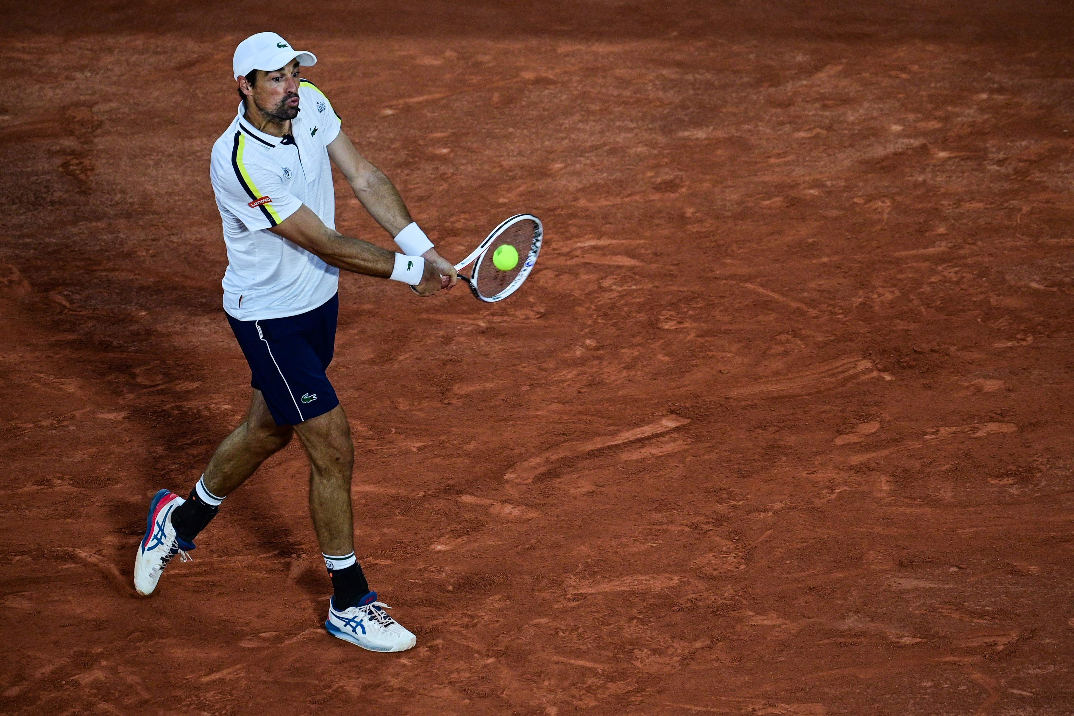 包含澳大利亚网球队翻盘法国网球队，西西帕斯高光表现的词条