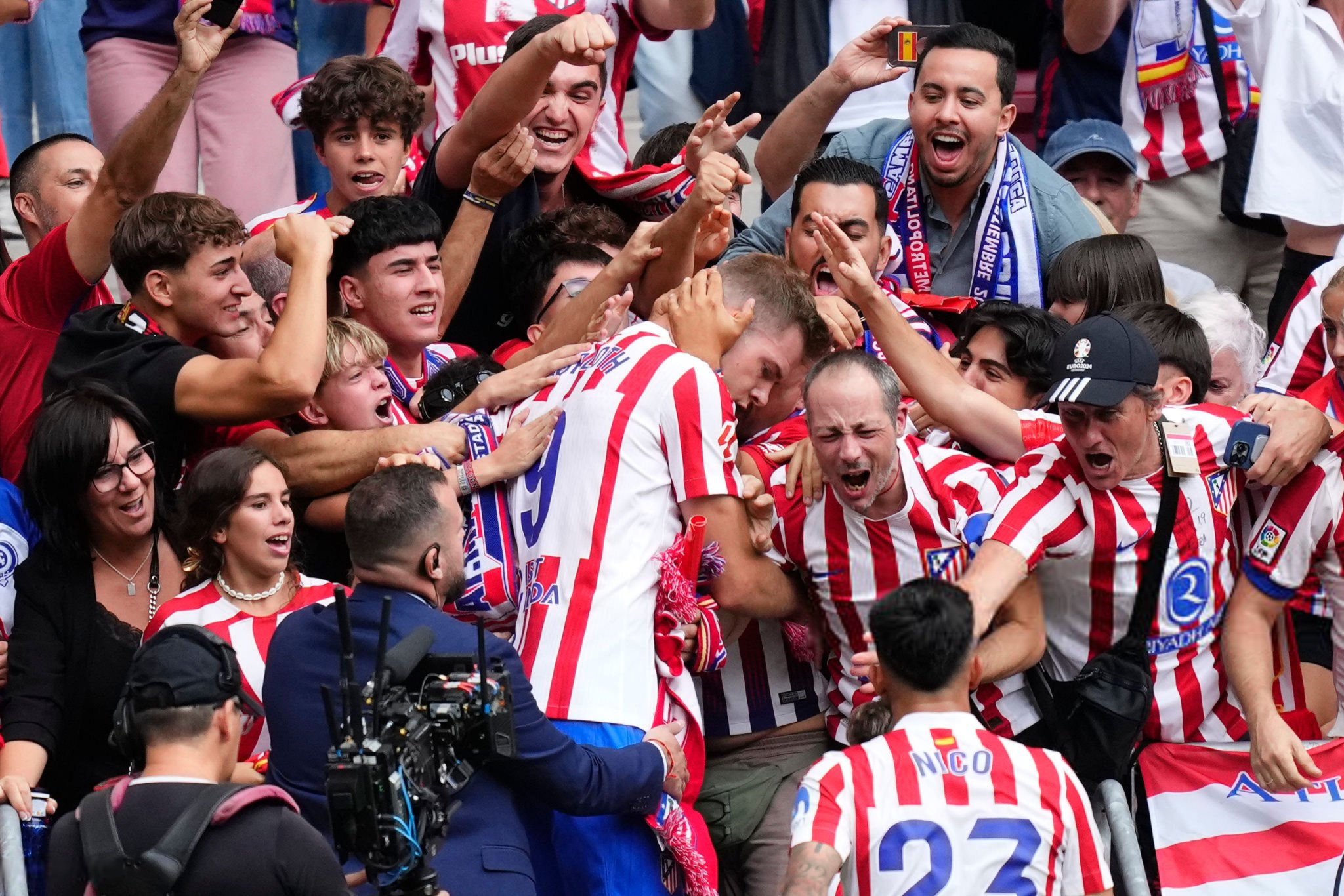 关于马赛险胜克罗地亚,阿尔瓦雷斯点燃赛场的信息 关于马赛险胜克罗地亚,阿尔瓦雷斯点燃赛场的信息