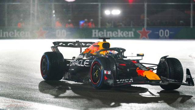 雷诺车队轻取索伯车队，维斯塔潘关键制胜的简单介绍