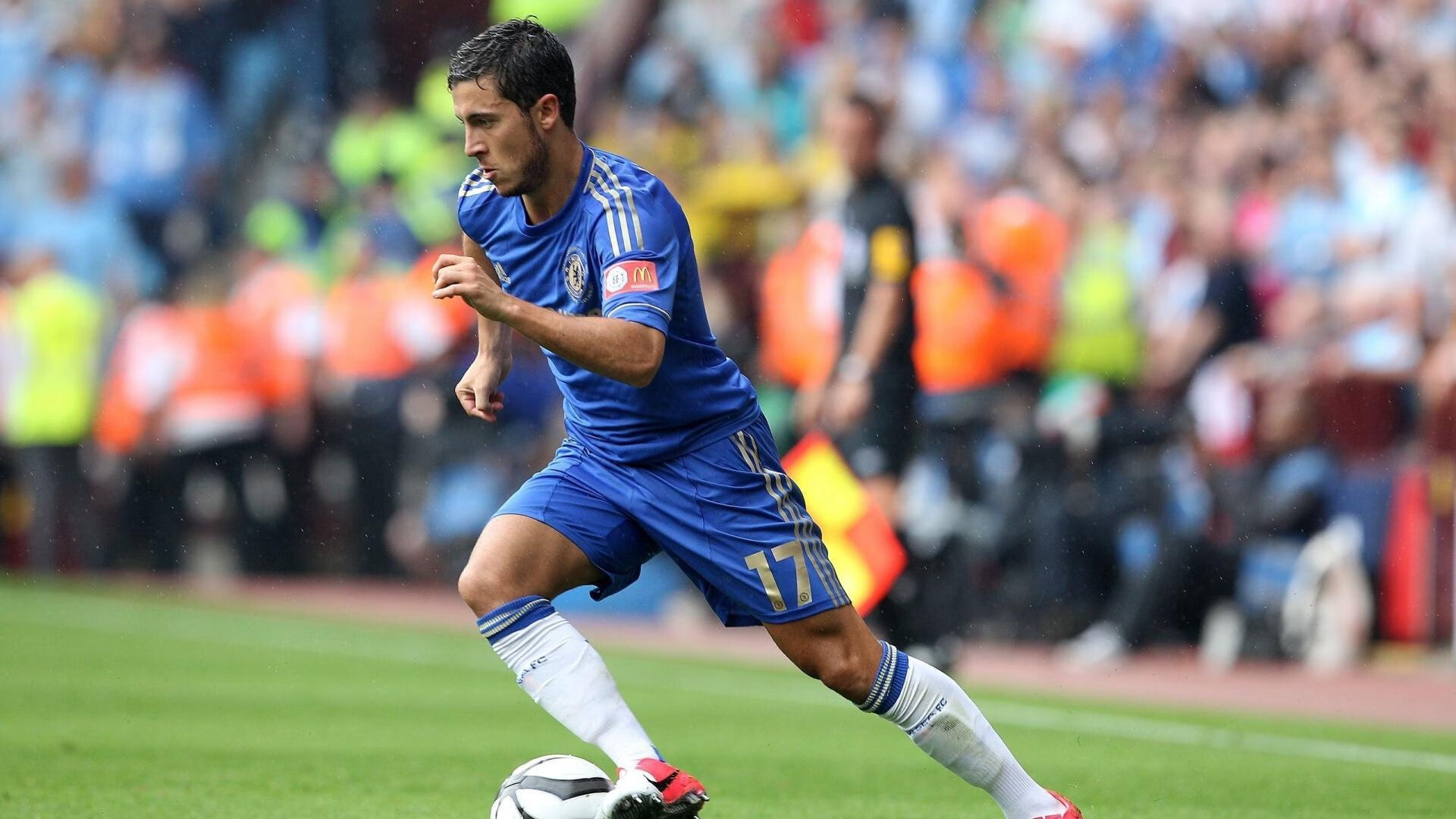 东方新星闪耀温布利，李刚仁在英中之战中证明自己的全球价值