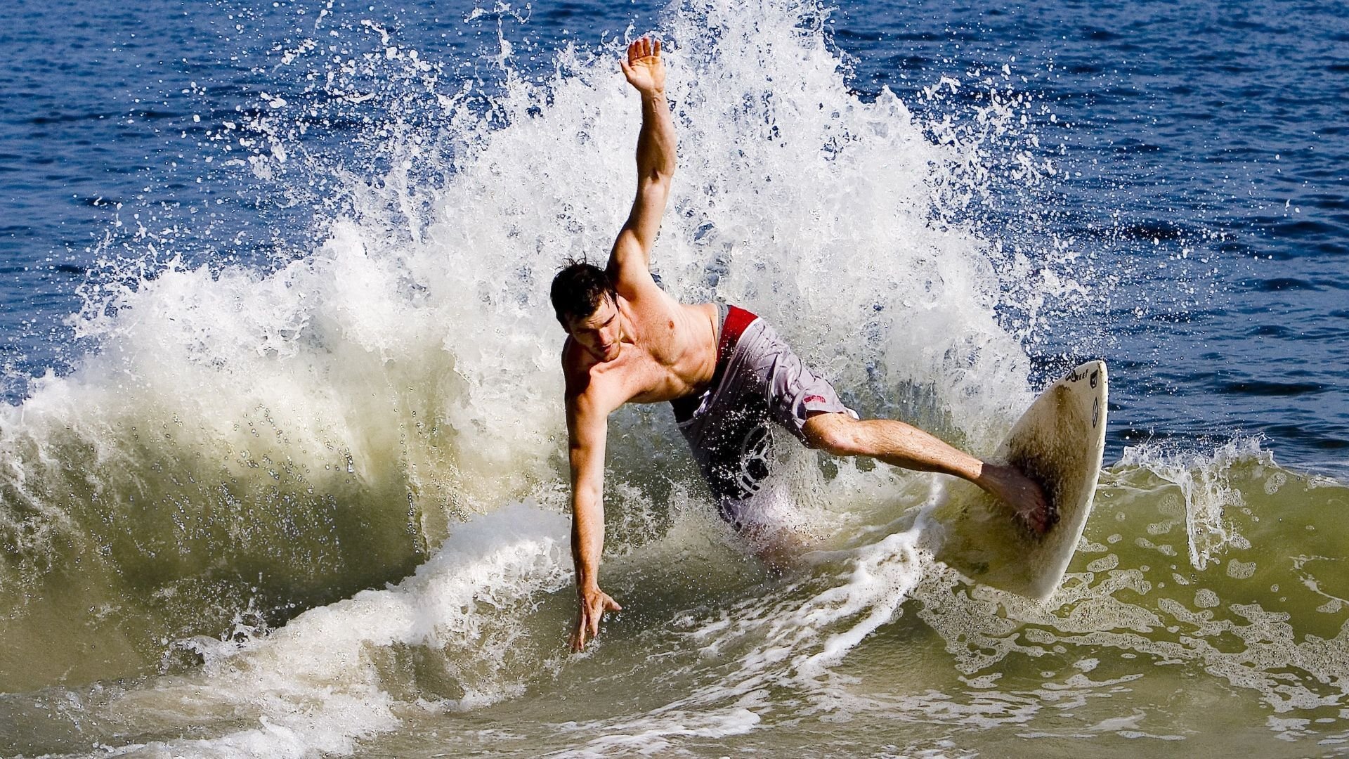 巴尔韦德完成自我救赎，智利击败希腊，南美足球的坚韧与新生