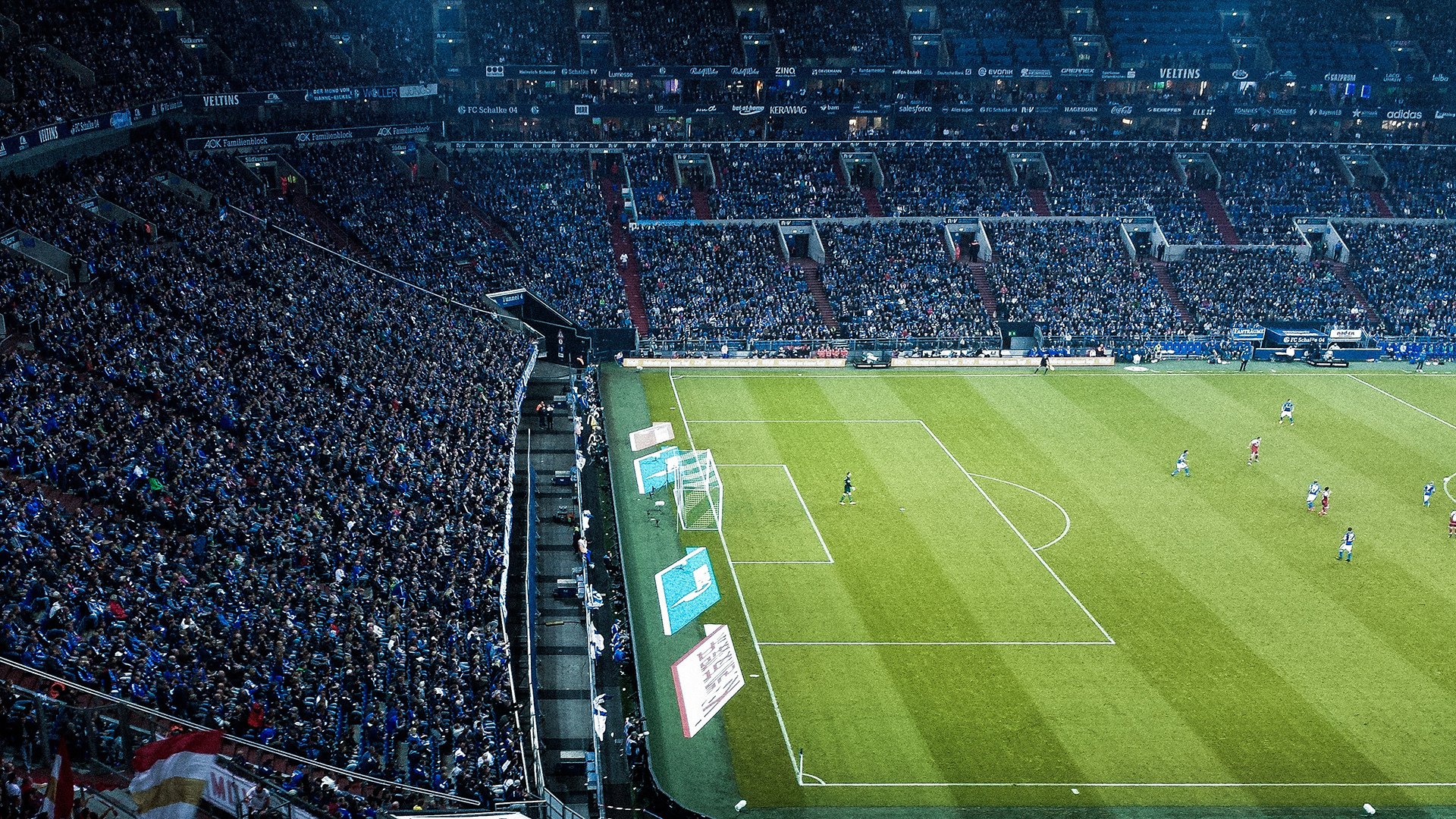 霍勒迪攻防两端统治,篮网力克湖人背后的隐形支柱