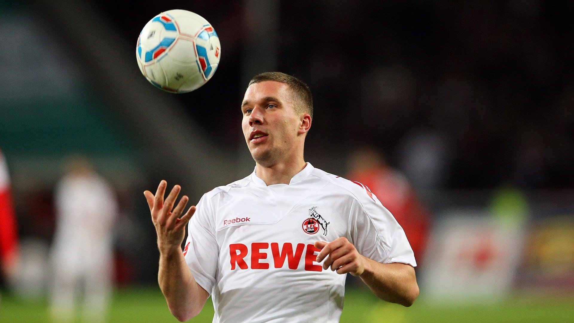 德甲争冠战焦点战，快船强势拿下开拓者，体育精神的跨界共鸣